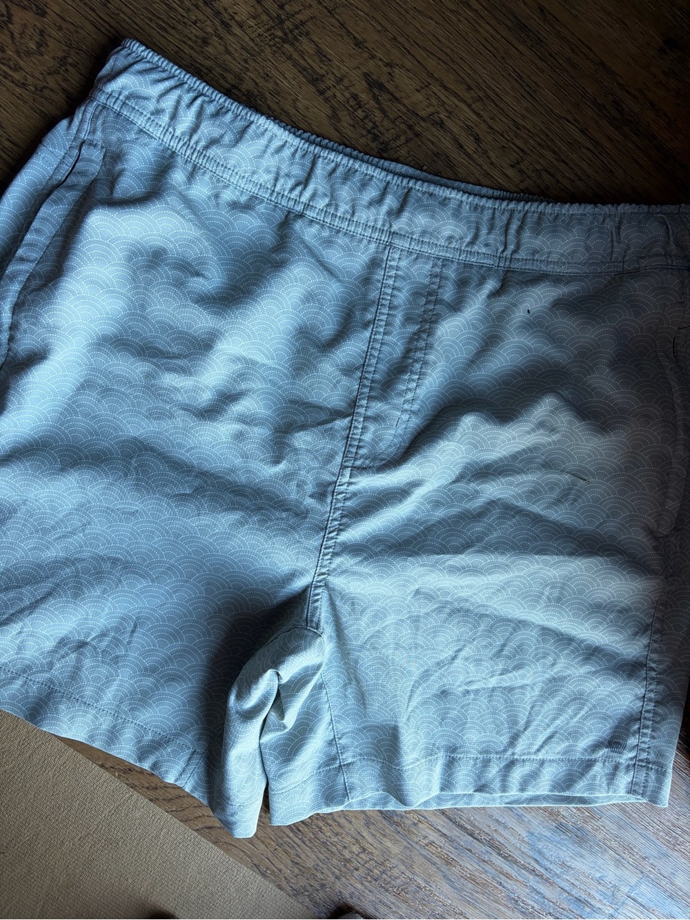 Mack Weldon Athletic Shorts with Wave Motif size Lg